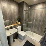 Headrow The Lounge * Leeds (West Yorkshire)
